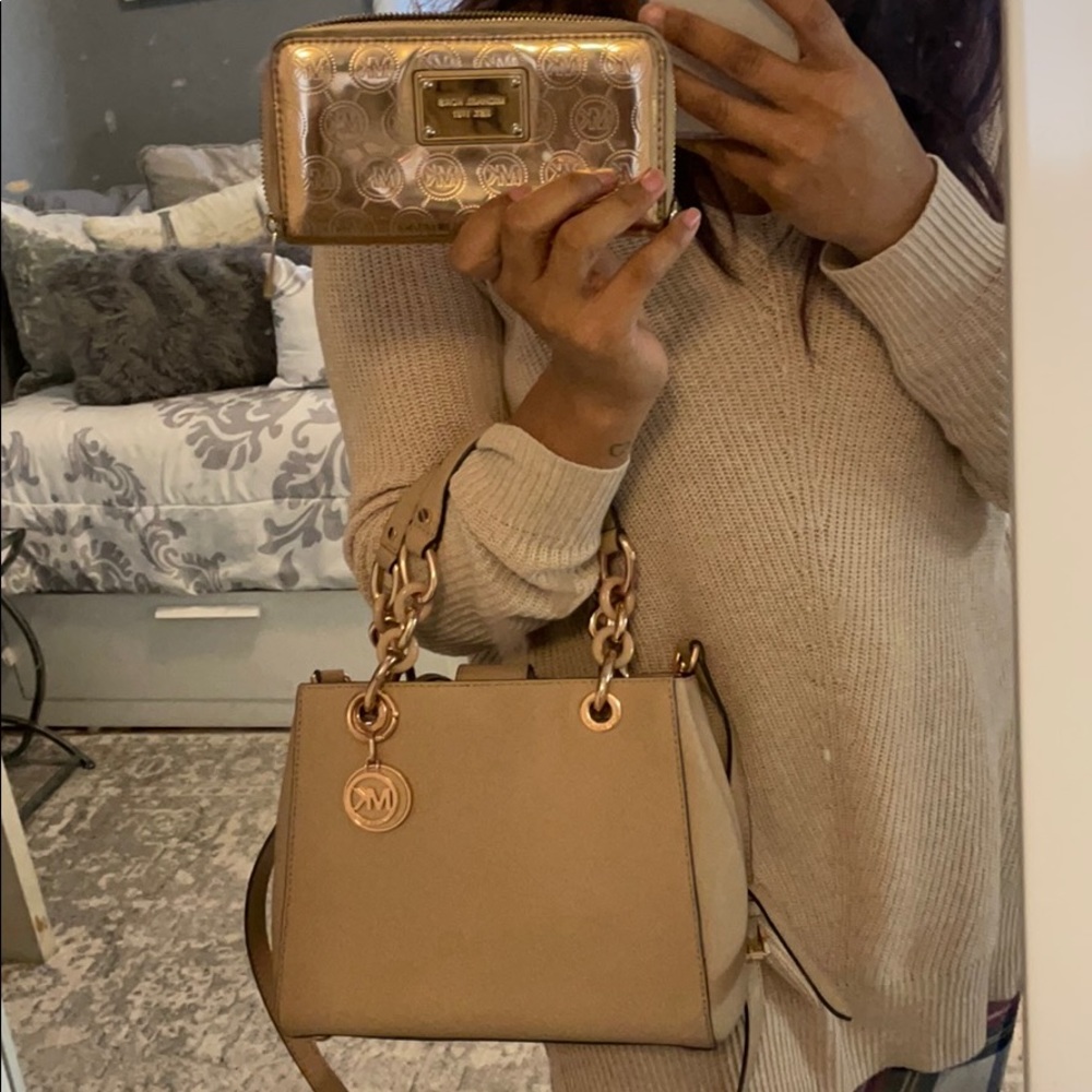 Selling Michael Kors pale pink purse & wallet - Picture 10 of 10